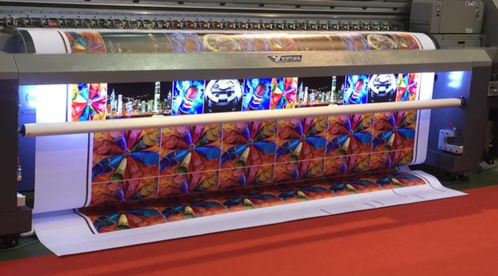 Máy In UV Cuộn – Lựa Chọn Tối Ưu Cho In Quảng Cáo Ngoài Trời