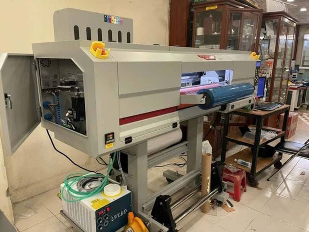 Máy In UV DTF – Công Nghệ In Trực Tiếp Chuyển Nhiệt Hiện Đại Nhất 2025